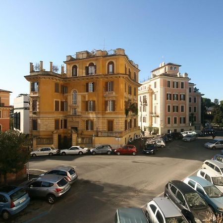 Tatusa Al Colosseo Рим Екстериор снимка