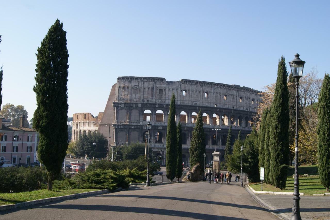 Tatusa Al Colosseo Рим Екстериор снимка